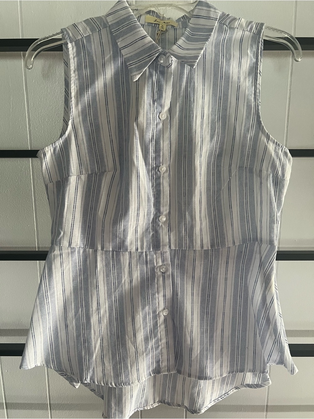 Love Notes Junior's Sleeveless Button-Down Shirt 100%, Size S Blue Striped, C26